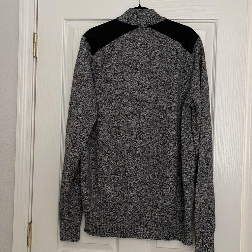 Sweater - Picture 4 of 7